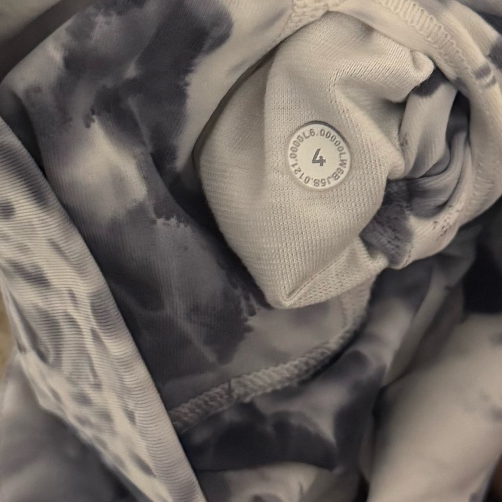 Lululemon Tie-Dye Leggings - Picture 6 of 7